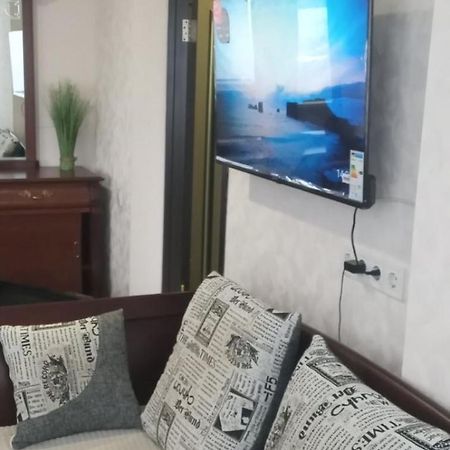 Super View, Luxury Apartment Near Chernihiv Metro. Kyiv Exterior photo
