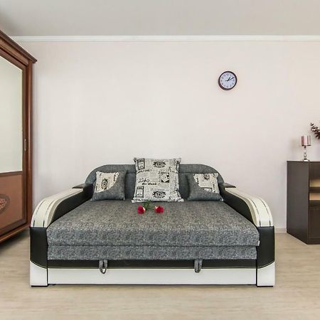Super View, Luxury Apartment Near Chernihiv Metro. Kyiv Exterior photo