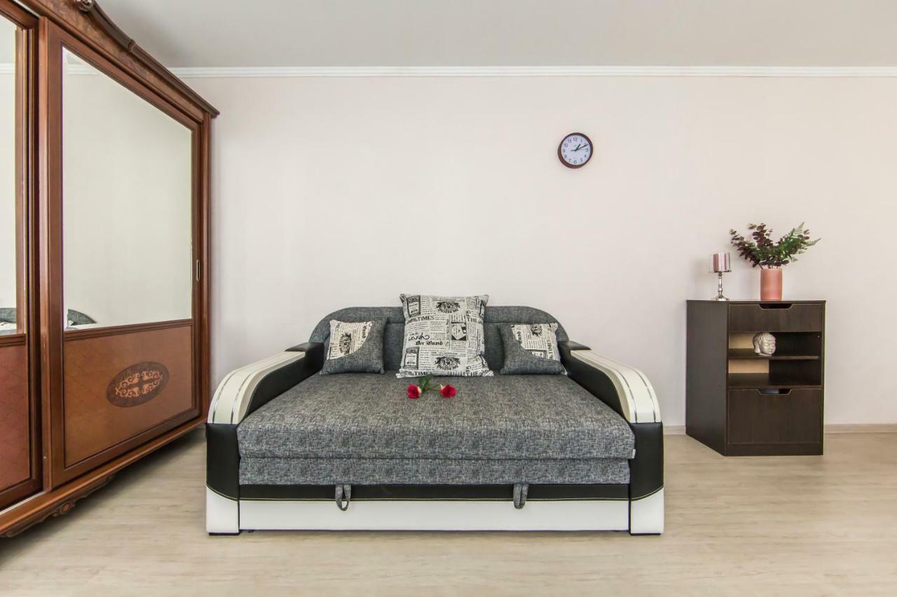 Super View, Luxury Apartment Near Chernihiv Metro. Kyiv Exterior photo