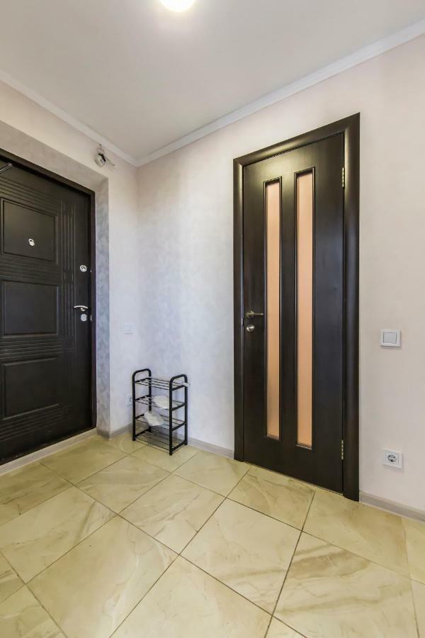 Super View, Luxury Apartment Near Chernihiv Metro. Kyiv Exterior photo