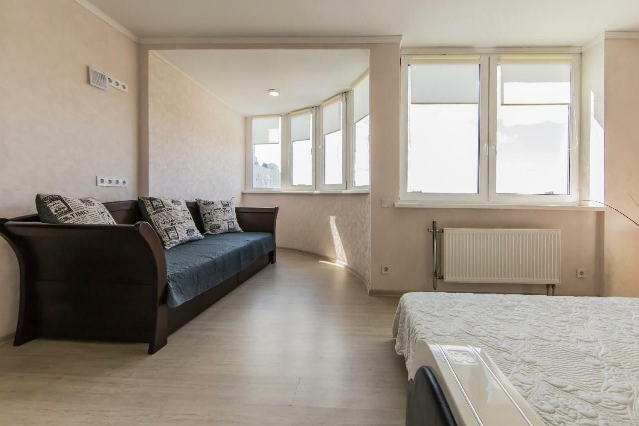 Super View, Luxury Apartment Near Chernihiv Metro. Kyiv Exterior photo
