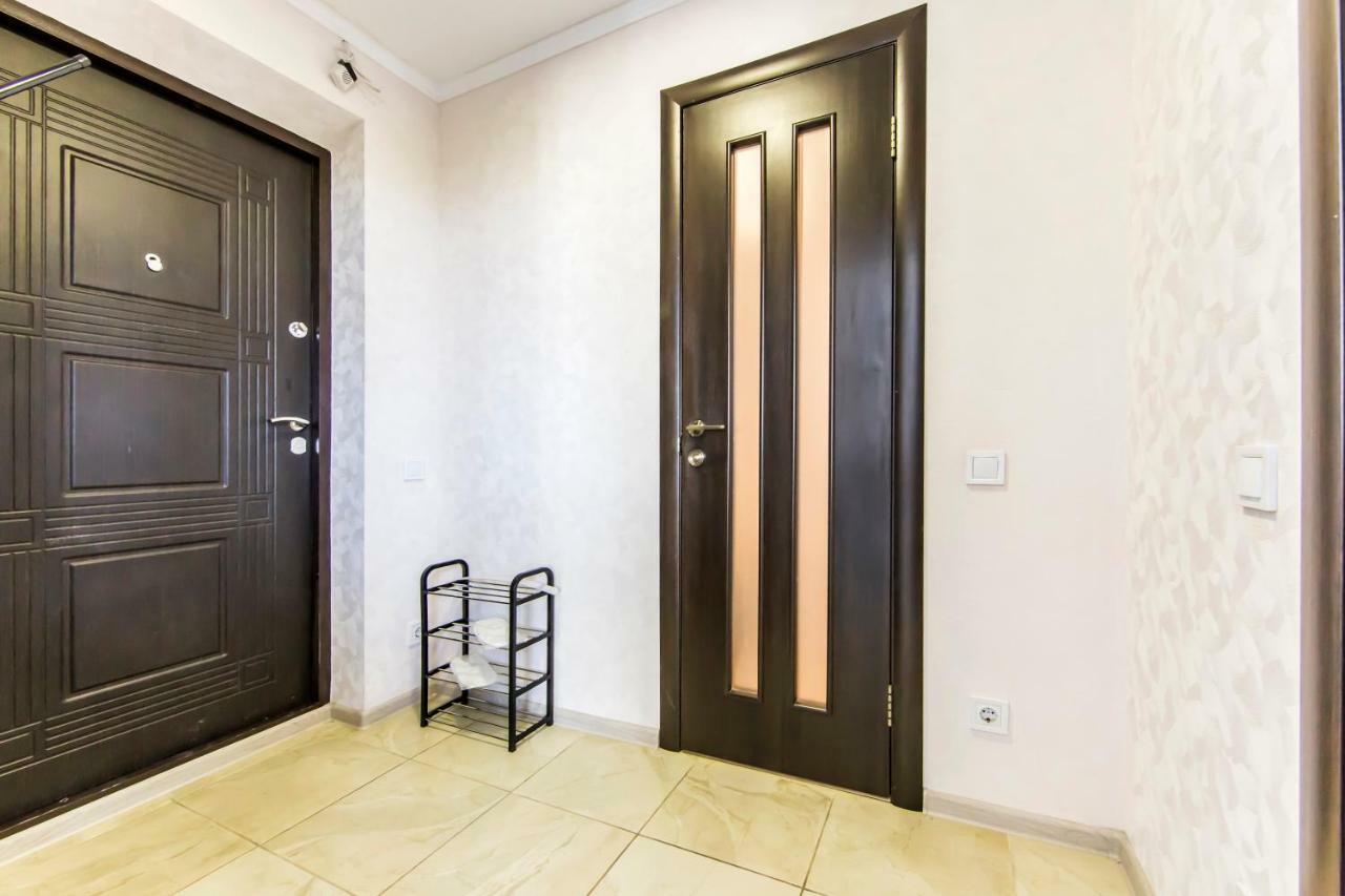 Super View, Luxury Apartment Near Chernihiv Metro. Kyiv Exterior photo